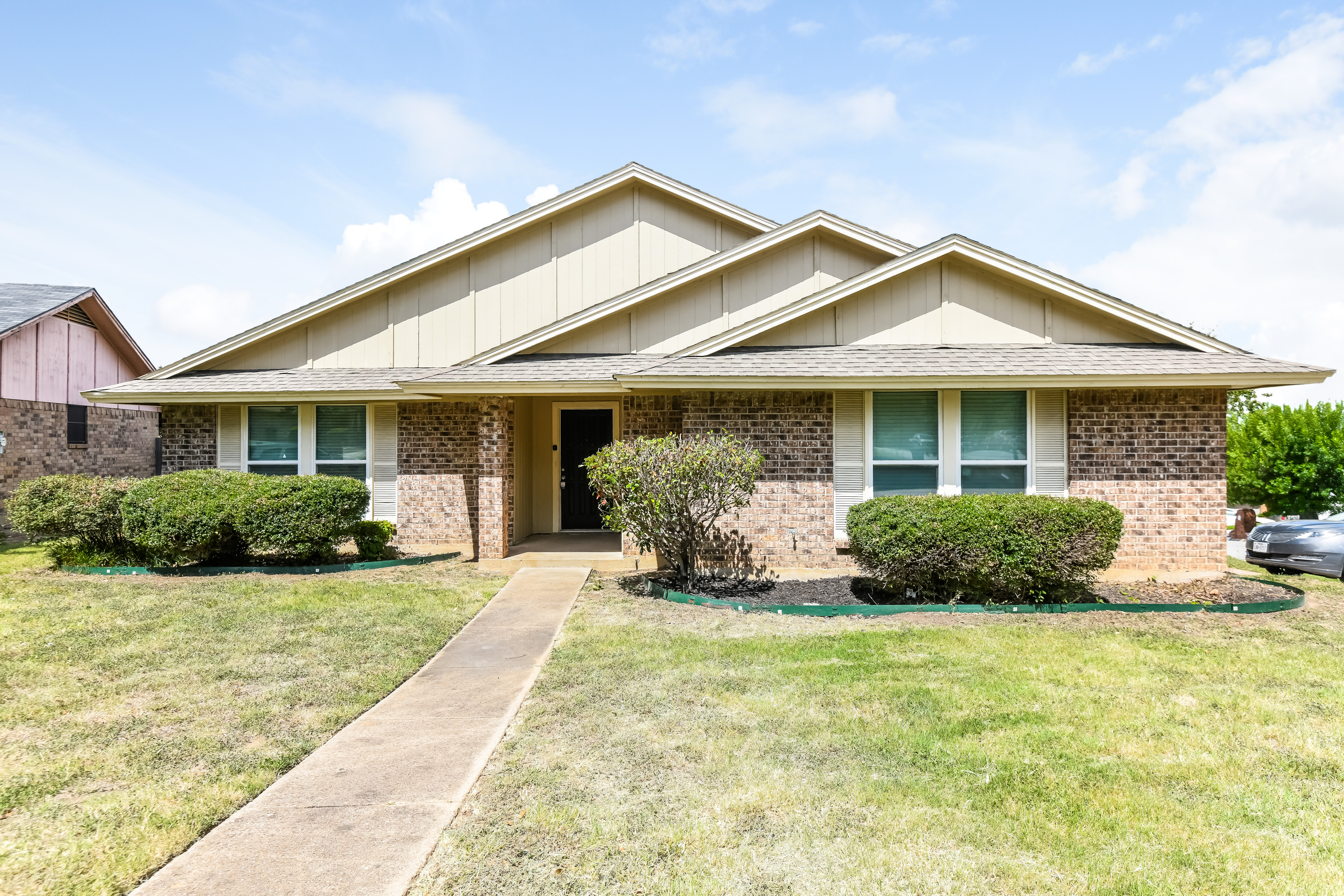 6800 Penhurst Dr Fort Worth, TX 76133